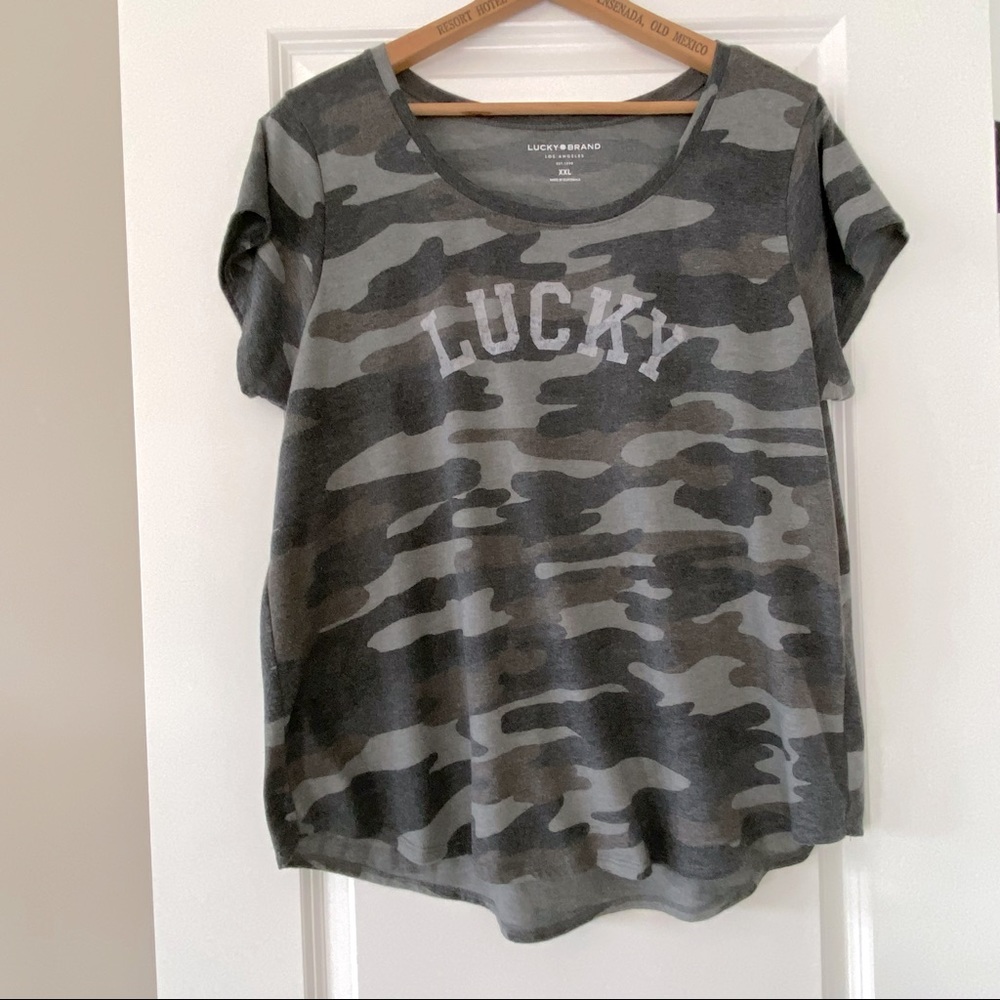 Lucky Brand Camo Stoop Neck LUCKY Graphic Tee w Scoop Hems Sizes: S, L, XXL
